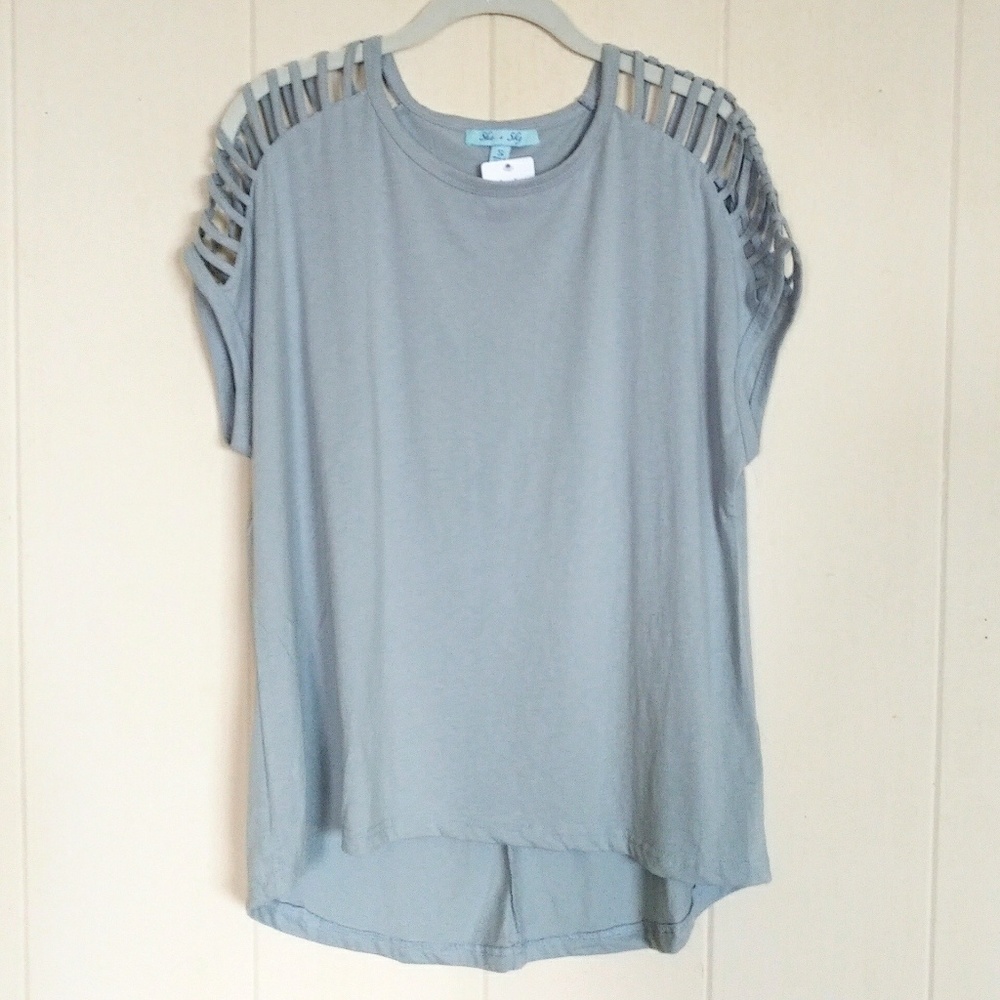 She + Sky🌌 Cage Sleeve Top Size Small - NWT